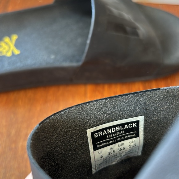 SOULCYCLE Women’s SOUL Slides - Picture 3 of 4